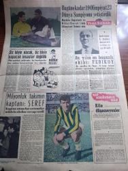 Yeni Sabah Gazetesi - Turkish Newspaper - 22 Aralık 1963 - Doktor Fazıl Küçük bütün dünya basınını yardıma çağırdı - Kıbrıs'ta rum polisler 2 Türk'ü öldürdüler - Türk liderler hadiselerden Rum İçişleri Bakanı Polycarpos Yiogradjis ile Kıbrıs polis idaresini mesul tutuyor - Aşık Olan Amerikalı Çavuş sayesinde 2 genelev kadını yakında Amerika'ya gelin gidiyor fotoğraf - 2 kabadayı grubu Arap Nasri Ve Neco bir gazinoda kapıştı - Dışişlerinden Rahmi Gümrükçüoğlunun evlilik yıldönümü münasebetiyle yaptığı Parti - Fenerbahçe İzmirsporu mağlup edemedi - Beşiktaş altay'a puan kaptırdı - güreşte Ruslarla bu gece karşılaşıyoruz - genç kızların sevgilisi Tamer Yiğit fotoğraf - Türkan Şoray ve Tamer Yiğit fotoğraf - Semra Sar ve Ahmet Mekin'in aşk sahnesi için vinç getirtildi fotoğraf - balık gözlü sanatkar Gülriz Sururi fotoğraf - Kerim Afşar kanaryası ile fazla meşgul fotoğraf - Tümay Tuncalp üç öfkeli genç filminde fotoğraf - bu yılın en başarılı ekibi Feriköy -  Fenerbahçe kaptanı Şeref Has