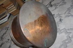 ANTİKA Eski Dönem Dövme Elyapımı Bakır Kazan  DETAYLAR RESIMLERDE (KIRMIZI KASA 1