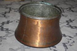 ANTİKA Eski Dönem Dövme Elyapımı Bakır Kazan  DETAYLAR RESIMLERDE (KIRMIZI KASA 1