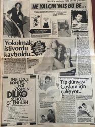 ŞEY HAFTALIK MAGAZİN GAZETESİ DOĞUM GÜNÜ HEDİYESİ  ( Turkish Newspaper ) - 26 EKİM 1985 -TAM TAKIM 12 SAYFADIR -Hale Soygazi-Tarık Akan-İbrahim Tatlıses-Perihan Savaş-Derya Tuna-Hüner Coşkuner-Gülistan Orhan-Müjdat Gezen-Müserref Akay-Muzaffer Uzipınar-Sezer Güvenirgil-Mertin Fırat-Ayla Bora-Hülya Süer-Semra Türel-Vahdet Vural-Huri Sapan-Aysel Mutlu-Ülkü Erakalin-Coşkun Sabah-Erdal Özbek-Gülşen Bubikoğlu-Behçet Nacar-Nilgün Saraylı-Hüseyin Can-Erkut Can-Mine Şoley-Coşkun Ersöz-Ahmet Uğurlu-Ahmet Selçuk İlkan-Emel Çölgeçen-Süheyl Uygur-Süheyla Uygur-Dul sevişmesi-Bir avuç cennet’in cennet köşesi-Geleceği bu adamın elinde-Tatlıses’in aşk defteri yine karıştı-Bu yüzük parmakta kalacak mı-Derya Tuna da Perihan Savaş’ın yolunda-Kiminle olursa olsun beni kızımla rahat bıraksın-3 yıl erkek orucu tutacak-Bu arabaya evet derim-Kocama dahi güzelliğimi harcatmam-İzmirli kürk Ankara’da olay yarattı-Harika Avcı’nın sahne nikahı bitti-Bahtsız gelini Ankara’ya kaçırdılar-Ağlatan çocuklar güldürenlere