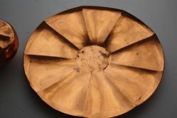 BAKIR VAZO TABAĞI İLE BERABER  SÜPER ÜRÜN DETAYLAR RESIMLERDE  (ALİ KOLİSİ