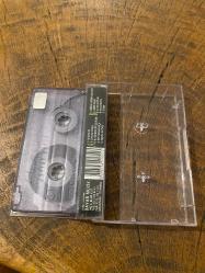 HÜLYA AVŞAR - HAYAT BÖYLE - KASET