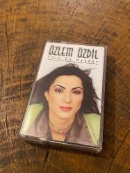 ÖZLEM ÖZDİL - YÜRÜ BE HAYDAR - KASET