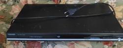 LOT.7 » TOSHİBA DVD PLAYER. SORUNSUZ, GAYET GÜZEL. kumandası yok bende.