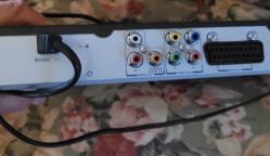 TOSHİBA DVD PLAYER. SORUNSUZ, GAYET GÜZEL. kumandası yok bende.