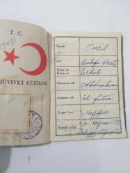 T. C. Nüfus Hüviyet Cüzdanı - 1948   ( 1948 AMASYA MERZİFON NÜFUS İDARESİNE KAYITLI Mustafa Necat Öncül'e ait  )