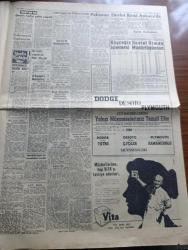 Yeni Sabah Gazetesi - Turkish Newspaper - 19 Kasım 1959 - Pakistan devlet reisi Eyüp Han Ankara'da Celal Bayar tarafından karşılandı fotoğraf - Pakistan Reisicumhurunu karşılama töreninde Ankara emniyet müdürünün otomobili iki kişiyi ezdi ezilen vatandaşlar derhal öldü fotoğraf - Londra'da kaza geçiren doçent Halide Dolu 17 bin tazminat alıyor - meşhur soprano Maria Callas boşandıktan sonra fotoğraf - Samsun'da 12 Nurcu dün ağır cezaya verildi - Saidi Nursi - CMKP kongresinde Osman Bölükbaşı sert konuştu fotoğraf - Cafer İle Hürmüz karikatür çizen Altan Erbulak - Hayk Hammer çizen Oğuz Aral - Audrey Hepburn moda yarattı fotoğraf - İttihat ve Terakki içinde dönenler Anlatan Galip Vardar Yazan Samih Nafiz Tansu Yazı Dizisi - Fenerbahçe Nice maçı 14.15'te başlayacak maçı radyo naklediyor - Nice takımını dikkatle seyreden Molnar fotoğraf - Galatasaray Adalet karşısında mağlubiyetten  güç kurtuldu fotoğraf - Karagümrük Vefa'yı rahat yendi - Nice beraberlik için oynayacak - Saim Kaur