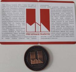 2025 MİLLİ İSTİHBARAT TEŞKİLATI BRONZ 2,5 TÜRK LİRASI HATIRA PARASI ÇİL SERTİFİKALI 2253 ÇOK NADİR