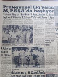 Yeni Sabah Gazetesi - Turkish Newspaper - 26 Ağustos 1958 - Bursa'da iş hayatı felce uğradı - Bursa'da korkunç yangın dün sabah söndü fotoğraf - Celal Bayar uğranılan kayıplar telafi edilecek dedi - Reisicumhur Celal Bayar beraberinde sanayi vekili Samet Ağaoğlu Bursa valisi ve matbaası yanan hakimiyet gazetesi sahibi olduğu halde yangının tahribatını tetkik ediyor fotoğraf - Bursa yangınında bir tek çapulculuk hadisesi olmadı - Bursa'da yangının 2 defa tehdit ettiği ulu cami görülüyor fotoğraf - Yeni İngiliz planını dün kabul ettik - imralı'dan kaçan iki mahkum yakalandı - Cafer ile Hürmüz karikatür çizen Altan Erbulak - komünist Mao Zedung Krutçef'in emrinde fotoğraf - büyükçekmece'de geniş bir tersane kurulacak - büyük yıldız Zeki Müren diyor ki Altın Deniz plajında bir daireye sahip olduğum için mutluyum - profesyonel Lig Yarın mithatpaşa'da başlıyor - Galatasaray döndü fotoğraf - voleybol milli takımı açıklandı - Fenerbahçe'de disiplin ön planda - Beşiktaş bugün antrenman yapacak