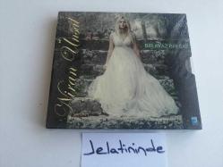 NİRAN ÜNSAL BİR AVAZ BİR SES JELATİNİNDE MÜZİK CD