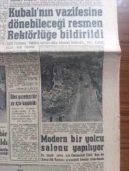 Yeni Sabah Gazetesi - Turkish Newspaper - 10 Nisan 1958 - Doktor Fazıl Küçük Vali Foot'un Türklere verdiği her sözün iflas ettiğini bildirdi - bir aslan davetsiz misafiri parçaladı fotoğraf - Müslüman olan Alman alimi Nurettin Steinhorst hendek'te Fotoğrafı - Vezneciler Şehzadebaşı ve saraçhaneyi birbirine bağlayan caddenin genişletilmesi fotoğraf - Mecidiyeköy'ünde bir esrar tekkesi basıldı fotoğraf - Katil Lana Turner Fotoğrafı - modern bir yolcu salonu için galata'daki Çinili Han ile denizcilik Bankası arasındaki binalar yıkılacak - Mimar Sinan'ın 370. Ölüm yıldönümü anması için Ankara'da tören - İstanbul sinema tiyatro programı - hazreti Muhammed'in köyünde yazan Nezihe Araz Yazı Dizisi - Ramazan köşesi - Kezban Taksim sinemasında - Grace Kelly ve Rainier bir kız çocuk daha istiyorlar fotoğraf - Hayk Hammer çizen Oğuz Aral - Cafer ile Hürmüz karikatür çizen Altan Erbulak - genç takımımız Romanya ile 0 0 berabere kalarak elendi - Fenerbahçe Blau Weiss'la 20 Nisan'da karşılaşacak