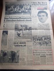 Yeni Sabah Gazetesi - Turkish Newspaper - 10 Nisan 1958 - Doktor Fazıl Küçük Vali Foot'un Türklere verdiği her sözün iflas ettiğini bildirdi - bir aslan davetsiz misafiri parçaladı fotoğraf - Müslüman olan Alman alimi Nurettin Steinhorst hendek'te Fotoğrafı - Vezneciler Şehzadebaşı ve saraçhaneyi birbirine bağlayan caddenin genişletilmesi fotoğraf - Mecidiyeköy'ünde bir esrar tekkesi basıldı fotoğraf - Katil Lana Turner Fotoğrafı - modern bir yolcu salonu için galata'daki Çinili Han ile denizcilik Bankası arasındaki binalar yıkılacak - Mimar Sinan'ın 370. Ölüm yıldönümü anması için Ankara'da tören - İstanbul sinema tiyatro programı - hazreti Muhammed'in köyünde yazan Nezihe Araz Yazı Dizisi - Ramazan köşesi - Kezban Taksim sinemasında - Grace Kelly ve Rainier bir kız çocuk daha istiyorlar fotoğraf - Hayk Hammer çizen Oğuz Aral - Cafer ile Hürmüz karikatür çizen Altan Erbulak - genç takımımız Romanya ile 0 0 berabere kalarak elendi - Fenerbahçe Blau Weiss'la 20 Nisan'da karşılaşacak