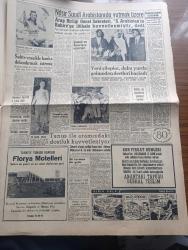 Yeni Sabah Gazetesi - Turkish Newspaper - 19 Ağustos 1958 - hükümet Kıbrıs hakkında sükutunu muhafaza ediyor - mütarekeyi bozan E.O.K.A'ya Nasır da silah veriyor - sağlık vekili Doktor Lütfi Kırdar'ın basın toplantısı fotoğraf - Üç Grup ithal malından ayrı nispetlerde prim alınacak - Amerika Demokrat Parti Başkanı Adlai Stevenson'un Yeni Sabaha beyanatı fotoğraf - imar faaliyetleri hızlandı Tophane Dolmabahçe Yeniköy İstinye ile Karaköy meydanı fotoğraf - Cafer ile Hürmüz karikatür çizen Altan Erbulak - Hayk Hammer çizen Oğuz Aral - gülhane'deki sünnet düğünü filme alınacak - çölde bir rüya yazan Va Nü yazı dizisi - burç falınız - Tıp postası yazan doçent Doktor Osman Barlas - Müslüman kardeşler başkanı Tevkif edildi - enternasyonal tenis turnuvasının ilk gününde favoriler kazandı fotoğraf - 6. Avrupa atletizm Şampiyonası - Aydın Onur 100 metre müsabakasında yegane ümidimizdir fotoğraf - yüzme federasyonu reisi Rıza Salih Saray fotoğraf -  boksör Patterson Harris ile karşılaşacak
