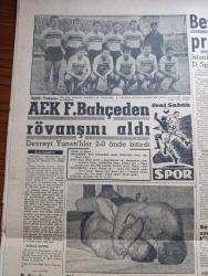 Yeni Sabah Gazetesi - Turkish Newspaper - 29 Nisan 1961 - 27 Mayıs ihtilali'nin temeli geçen yıl Beyazıt meydanında atılmıştı - gençlik Dün Aziz şehitlerini aynı meydanda gözleri yaşartan Ulvi bir törenle anmıştır Fotoğrafı - 28 Nisan törenle kutlandı - 28 Nisan merasimine dün sabah İstanbul üniversitesi'nde ATA'nın heykeli önünde başladı fotoğraf - Ankara'da milli birlik komitesi ve temsilciler Birliği üyeleri talebe teşekkürleri anıtkabri ve 28 Nisan şehitlerinin mezarlığını ziyaret etti fotoğraf - Samed Ağaoğlu basiretsiz hareketler yaptık dedi - CENTO  toplantısı dün gece sona erdi - ABD gelecek hafta fezaya insan atacak - Cordon Bleu gazinosunda defile fotoğraf - Cafer ile Hürmüz karikatür çizen Altan Erbulak - Hayk Hammer çizen Oğuz Aral - Turan Emeksiz Dün aramızdaydı orman fakültesindeki arkadaşlarının taşıdığı sadece bir resimdi fotoğraf - sinema yazan Çetin A. Özkırım - 28 peygamber yazan Nezihe Araz Yazı Dizisi - Beşiktaş İzmirspor'la prestij için oynuyor - AEK takımı foto