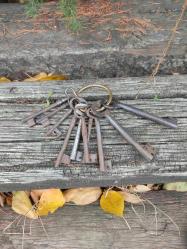 ESKİ KAPI KİLİT ANAHTARLARI