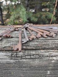 ESKİ KAPI KİLİT ANAHTARLARI