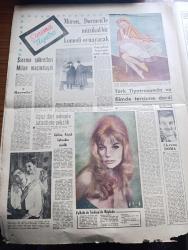 Yeni Sabah Gazetesi - Turkish Newspaper - 3 Şubat 1963 - Ankara'da feci uçak kazasında ölü sayısı 78'i buldu - kazada parçalanan hava kuvvetlerimize ait uçağın enkazı fotoğraf - ölülerin ekseriyetinin hüviyeti belli olmadı - telefon konuşmalarında rekor kırıldı Ankara 24 saatte 18 bin sağlık haberi veren telgraf çekildi - Hava Kuvvetleri kumandanı İrfan Tansel kazanın sebebi 4-5 günden önce belli olmaz dedi - öldü zannedilen Şenol Okkalı isimli çocuk Dün hastanede bulundu - kazada şehit düşen havacılarımızdan teğmen Fikret Tartar ve yüzbaşı Necati Sunay fotoğraf - Ramazan köşesi - Cafer ile Hürmüz karikatür çizen Altan Erbulak - İstanbul Ankara radyosu programı - Şerif İçli'yi anıyoruz - Galatasaray Karşıyaka'yı 3-1 yendi fotoğraf - Karagümrük Altay'ı 2 1 mağlup etti - Göztepe 5 Beyoğluspor 0 - Zeki Müren Haldun Dormen'le müzikal bir komedi yapacak - sinema yıldızları Galatasaray Milan maçındaydı - Ekrem Bora fotoğraf - Göksel Ersoy Avrupa'da fotoğraf-Gülbin Eray küçük sahneden ayrıldı