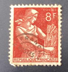 Fransa Pulu - France Stamp - Postadan Geçmiş Pul Filateli - DAMGALI - ELİNDE BUĞDAY DEMETİ TUTAN KADIN TEMALI PUL, 8 PARA - YABANCI PULLAR- NOSTALJİK DOĞUM GÜNÜ HEDİYESİ