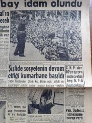 Yeni Sabah Gazetesi - Turkish Newspaper - 12 Mart 1959 - Irak'ta 60 subay idam olundu - Irak başvekili Abdülkerim Kasım karışıklıkların ilk günü Bağdat'ta Raşit caddesi'ni dolduran halka hitap ederken fotoğraf - Şişli Nihat bey apartmanında sosyetenin devam ettiği kumarhane basıldı - Yılın en çok satılan volare plağı fotoğraf - E.O.K.A üç gün içinde silahlarını teslim edecek - Kıbrıs'a vapur seferleri başladı - Vali Ethem Yetkiner Ekrem Özden'in iddialarına cevap verdi - CHP'yi dine hürmetsizlikle itham eden rapor - Ulvi Yenal Türk Hava Yolları idare Meclisi reisi olacak - Cafer ile Hürmüz karikatür çizen Altan Erbulak - Hayk Hammer çizen Oğuz Aral - sinema tiyatro programı - kerbela'dan sonra yazan Nezihe Araz Yazı Dizisi - 1959 Modeli Rambler Hudson -  Vefa Galatasaray'a yenilmeyerek Grup liderliğini muhafaza etti fotoğraflar - İstanbulspor ilk galibiyeti Beykoz'dan aldı - arjantin'den telgraf bekleyen Turgay Şeren kulübünün tutumundan şikayetçi - Remondini milli takım antrenörü oldu