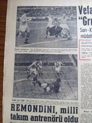Yeni Sabah Gazetesi - Turkish Newspaper - 12 Mart 1959 - Irak'ta 60 subay idam olundu - Irak başvekili Abdülkerim Kasım karışıklıkların ilk günü Bağdat'ta Raşit caddesi'ni dolduran halka hitap ederken fotoğraf - Şişli Nihat bey apartmanında sosyetenin devam ettiği kumarhane basıldı - Yılın en çok satılan volare plağı fotoğraf - E.O.K.A üç gün içinde silahlarını teslim edecek - Kıbrıs'a vapur seferleri başladı - Vali Ethem Yetkiner Ekrem Özden'in iddialarına cevap verdi - CHP'yi dine hürmetsizlikle itham eden rapor - Ulvi Yenal Türk Hava Yolları idare Meclisi reisi olacak - Cafer ile Hürmüz karikatür çizen Altan Erbulak - Hayk Hammer çizen Oğuz Aral - sinema tiyatro programı - kerbela'dan sonra yazan Nezihe Araz Yazı Dizisi - 1959 Modeli Rambler Hudson -  Vefa Galatasaray'a yenilmeyerek Grup liderliğini muhafaza etti fotoğraflar - İstanbulspor ilk galibiyeti Beykoz'dan aldı - arjantin'den telgraf bekleyen Turgay Şeren kulübünün tutumundan şikayetçi - Remondini milli takım antrenörü oldu