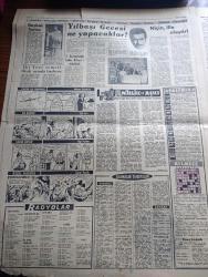 Yeni Sabah Gazetesi - Turkish Newspaper - 30 Aralık 1963 - makarios'un bir cinayeti daha ortaya çıktı hastaneyi basan Rumlar iki kişiyi öldürmüşler - masum bir Türk annesi ve yavrusu Ankara Hastanesi'nde Başbakan İsmet İnönü tarafından ziyaret ediliyor fotoğraf - Lefkoşa havaalanı hala Rumların elinde - Bir yaralı Kıbrıs Türkleri asker bekliyor dedi - hükümetin Kıbrıs politikası yurtta sulh cihanda sulh - Yunanistan bize muhtıra verdi - Nihat Erim Grupta Girit de böyle gitmişti dedi - Kıbrıslı Türk mücahitlerinin sesi bayrak Radyosu faaliyette - Arjantin Atatürk pulu çıkarttı - Fikret Hakan Genar tiyatrosunda düşman çiçek yollamaz piyesinde  sahneye çıkmaktadır fotoğraf - Tarık Levendoğlu Çetin Altan'ı tokatladı - Baykal Saran - Kıbrıs'ta antrenörlük yapan eski Beşiktaşlı Recep Adanır'ın eşi ve ailesi endişe içinde fotoğraf - Göztepe Galip Gençlerbirliği ise berabere - Sunday Express İngilizlerin katili makarios'u mu koruyacağız - Kahpe Rum çetelerinin baskınına uğrayan Ayvasıklı