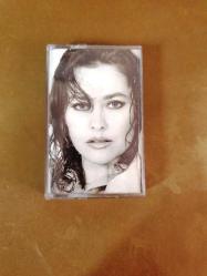 HÜLYA AVŞAR - DOST MUSUN DÜŞMAN MISIN - KASET