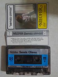 NİLÜFER SENSİZ OLMAZ TA UZAK YOLLARDAN KAĞIT İLK BASKI