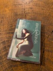 NİLÜFER - YENİDEN YETMİŞE - KASET