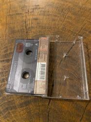 ZÜLFÜ LİVANELİ - NEYLERSİN - KASET
