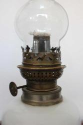 Antika opalin gaz lambası