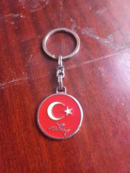 Türkiye haritası ve bayrağı bulunan Turkey yazılı metal anahtarlık
