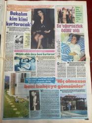 ŞEY HAFTALIK MAGAZİN GAZETESİ DOĞUM GÜNÜ HEDİYESİ  ( Turkish Newspaper ) - 27 EYLÜL 1986 -TAM TAKIM 12 SAYFADIR -Ahu Tuğba-Murat Akman-Tarık Akan-Orhan Gencebay-Cüneyt Arkın-Hülya Avşar-Müjde Ar-Adnan Şenses-Perihan Savaş-Nejat Alp-Erhan Tunay-Nilüfer-Safiye Soyman-Suna Boyaylar-Merih Arda-Müjgan Dinçsoy-Müjgan Güngör-Aysel Mutlu-Kadir İpek-Neşe Çiçek-Selahattin Cesur-Nazan Şoray-Yeliz-Gönül Yazar-Asım Ekren-Zeynep Özal-Davut Yazar-Muzaffer Abacı-Hasan Bora-Filiz Erden-Nihat Ferah-Yeliz Tezcan-Erhan Tunay-Seksi şarkıcının kızı nasıl sapık oldu-Milli damada sabotaj-Ahu Tuğba her an basılabilir-İntikam maşaları-Karısı kovalıyor ünlü rallici kaçıyor-İşte Tarık Akan’ı evlendiren adam-Cüneyt Arkın yüzünden sinemadan nefret ettim-Avşar kızı Gencebay’ı kandıracak mı-Bakalım kim kimi kurtaracak-Su uğursuzluk ödülü aldı-Hiç olmazsa beni bahçeye gömsünler-Tatlı bir kazık-Yeliz’i yeniden yarattılar Utunmaz adamın oyununa gelen ünlü sanatçının işi bu kez gerçekten zor-Yeni aşığının iki zina davası