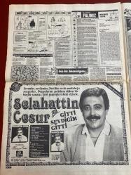 ŞEY HAFTALIK MAGAZİN GAZETESİ DOĞUM GÜNÜ HEDİYESİ  ( Turkish Newspaper ) - 27 EYLÜL 1986 -TAM TAKIM 12 SAYFADIR -Ahu Tuğba-Murat Akman-Tarık Akan-Orhan Gencebay-Cüneyt Arkın-Hülya Avşar-Müjde Ar-Adnan Şenses-Perihan Savaş-Nejat Alp-Erhan Tunay-Nilüfer-Safiye Soyman-Suna Boyaylar-Merih Arda-Müjgan Dinçsoy-Müjgan Güngör-Aysel Mutlu-Kadir İpek-Neşe Çiçek-Selahattin Cesur-Nazan Şoray-Yeliz-Gönül Yazar-Asım Ekren-Zeynep Özal-Davut Yazar-Muzaffer Abacı-Hasan Bora-Filiz Erden-Nihat Ferah-Yeliz Tezcan-Erhan Tunay-Seksi şarkıcının kızı nasıl sapık oldu-Milli damada sabotaj-Ahu Tuğba her an basılabilir-İntikam maşaları-Karısı kovalıyor ünlü rallici kaçıyor-İşte Tarık Akan’ı evlendiren adam-Cüneyt Arkın yüzünden sinemadan nefret ettim-Avşar kızı Gencebay’ı kandıracak mı-Bakalım kim kimi kurtaracak-Su uğursuzluk ödülü aldı-Hiç olmazsa beni bahçeye gömsünler-Tatlı bir kazık-Yeliz’i yeniden yarattılar Utunmaz adamın oyununa gelen ünlü sanatçının işi bu kez gerçekten zor-Yeni aşığının iki zina davası
