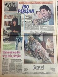 ŞEY HAFTALIK MAGAZİN GAZETESİ DOĞUM GÜNÜ HEDİYESİ  ( Turkish Newspaper ) - 13 ARALIK 1986 -TAM TAKIM 12 SAYFADIR -Sibel Turnagöl-Hülya Koçyiğit-Hülya Avşar-Derya Arbaş-Gülşen Bubikoğlu-Kenan Kalav-Gülcan Duru-Prenses Ahu-Deniz Erkanat-Nilgün Eroğlu-İsmail Kılıç-Yüksel Uzel-Ahu Tuğba-Müjde Ar-Asım Ekren-Osman Yılmaz-Müjgan Dinçsoy-Nadya Smolik-Coşkun Sabah-Hülya Sözer-Hüseyin Zeytinyağ-Müjdat Gezen-Nilgün Saraylı-Derya Baykal-Berfu Benay-Cemile Kutgin-Yasemin Kutsi-Bergen-Yıldırım Gürses-Atilla Arcan-Hülya Süer-Deniz Erkanat-Sami Hazines-Eray Yücel-Nazmi Özer-Caşan-Utanç veren babalık davası-Sibel Turnagöl evlilik dışı doğmuş-Dul Kraliçe’nin dramını ortaya çıkardık-İşte 20 yıldır gizlenen baba-Gençlik hatasının kurbanı Sibel oldu-Üvey kardeşleri modeli-Kraliçe olduğu gün uyandım-İbo perişan-En büyük torpilim sevgi dolu yüreğim-İşte üç kıtanın en iyi artisti-Hülya Avşar’ı titrettiler-Bu avukata can mı dayanır-Genç koca aileyi dağıttı-Şipşak Sevda-Bir hatırayı aşkısın-Vahşete son-Hopladı