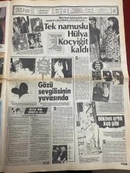 ŞEY HAFTALIK MAGAZİN GAZETESİ DOĞUM GÜNÜ HEDİYESİ  ( Turkish Newspaper ) - 22 ŞUBAT 1986 -TAM TAKIM 12 SAYFADIR -Necla Nazir-Olcay Zaimoğlu-Cüneyt Arkın-Muazzez Abacı-Kuzey Vargın-Hülya Sözer-Mehmet Ali Erbil-Gönül Akkor-Bahar Öztan-Ferdi Tayfur-Mine Koşan-Orhan Gencebay-Hamiyet Yüceses-Neşe Karaböcek-Selim Turan-Şükrü Karaman-Melahat Özbek-Osman Hattat-Selami Şahin-Meral İpek-Ahmet Hattat-Özlem Onursal-Alev Sayın-Hülya Koçyiğit-Zerrin Gözübüyük-Gökben-Sapık Necla Nazir’i öldürecekti-Sansasyon sömürüsü-İhtiyarlık bunalımı-Bağdat’ı fethetmeye gidiyor-Yasak aşk iş gezisinde-Milyonlar gidince akıl başına geldi-Gönül Akkor toptan değişiyor-Barut patladı Bahar yandı-Ferdi Tayfur haram oldu-Mine Koşan’ı Gencebay koşturuyor-Genelevde yas-Yerimizi dolduracak assolist gelmedi-Neşe Karaböcek’in Almanya topu Avşar kızı