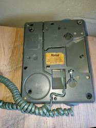 Mavinin farklı bı tonu, tuşlu ev telefonu, Netaş marka, dönem ürünü.