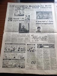 Yeni Sabah Gazetesi - Turkish Newspaper - 20 Ekim 1960 - 6 7 Eylül sanıkları inkar ediyor - mahkeme salonuna götürülen Adnan Menderes Fatin Rüştü Zorlu Fuat Köprülü M. Ali Tekinalp M. Ali Balin Alaettin Eriş ve Kemal Hadımlı fotoğraf - Kendisi için Sabık Ve Sakıt diyen Adnan Menderes olayların Yunanlıların tertibi olabileceğini ileri sürdü - Fatin Rüştü Zorlu'nun annesi tam beş aydır Radyo dinlememiş - Onbir sanığın en yaramazı Celal Bayar'dı yazan Hakkı Devrim - Nuri Sait Paşa Adnan Menderes'i avucunun içine almıştı yazan Nimet Arzık - Yeni anayasanın bazı maddeleri - Galatasaray İzmir'e Fenerbahçe Ankara'ya gidiyor - 14 memlekete milli maç teklif ediyoruz - Can Bartu Ankara'da ne yapacak fotoğraf - Voleybol Federasyonu Başkanı Vahit Çolakoğlu izahatı fotoğraf - 6 7 Eylül hadiselerinin 11 sanığı fotoğraf - Fahrettin Kerim Gökay'ın Namık Gedik'e ve Celal Bayar'a iki mektubu - Oktay Engini Selanik'te Türk hükümeti okutmuştu -  Dünkü Duruşmaya Kardiplomatik büyük çapta alaka gösterdi