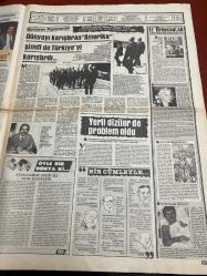 ŞEY HAFTALIK MAGAZİN GAZETESİ DOĞUM GÜNÜ HEDİYESİ  ( Turkish Newspaper ) - 10 EKİM 1987 -TAM TAKIM 12 SAYFADIR -Nükhet Duru-Onno Tunç-Hülya Avşar-Ayla Algan-Melahat-Ahu Tuğba-Ajda Pekkan-Barış Manço-Perihan Abla-Seracettin Erman-Niyazi Daymaz-Kadir İnanır-Orhan Esen-Zeki Müren-Levent Kırca-Samime Sanay-Nurdan Torun-Mehmet Akarca-Perihan Savaş-Yılmaz Zafer-Kastelli-Ceylan-Fahrettin Karaardıç-Erol Evgin-Nesrin Topkapı-Tonya Köle-Ünal Hakan-Fikret Ural-Nazlı Sonmez-Bülent Kınay-Mahmut Güler-Nükhet Duru’nun masal düğünü-Hadi Sezen biz de evlenelim-Hülya Avşar’ın hamam alemi-Günah bin kere günah-Ajda Barış’ı nasıl yedi-Kral kralı acılı gününde yalnız bırakmadı-Hülyaların göğüs showu-Seracettin Erman aşığım-Babamda akıl olsaydı beni dansöz yapmazdı-İmam nikahlı adamdan milletvekili olmaz-Bu filmde bir ailenin tüm fertleri çalışıyor-Dünyayı karıştıran Amerika şimdi de Türkiye’yi karıştırdı-Yerli diziler de problem oldu-Paranın bozamadığı dostluk-Milli damada yazık ettiler-Levent Kırca Alman T
