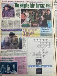 ŞEY HAFTALIK MAGAZİN GAZETESİ DOĞUM GÜNÜ HEDİYESİ  ( Turkish Newspaper ) - 25 OCAK 1986 -10 SAYFASI MEVCUTTUR -ŞEY HAFTALIK MAGAZİN GAZETESİ DOĞUM GÜNÜ HEDİYESİ  ( Turkish Newspaper ) - 25 OCAK 1986 - 10 SAYFASI MEVCUTTUR -Serpil Çakmaklı-Tarık Akan-Müjde Ar-Başar Sabuncu-Türkan Şoray-Cihan Ünal-Talat Bulut-Meral Sezgin-Gülistan Sayın-Meral Yılmaz-Müşfik Kenter-Hülya Avşar-Hakan Balamir-Faruk Tınaz-Osman Yağmurdereli-Güler Duman-Zekai Tunca-Sosyetedeki fahişe-Kim bu kadın-Serpil Çakmaklı bir kez daha fahişe oldu-1.5 aydır Tarık Akan’la beraberim-Müjde Ar’ın sürpriz silahları-Herkes kendi yoluna-Ne çabuk da büyüdü-İşte gerçek doğum günü-Mavi Mavi pembelesti-Son umut mecliste-Şekspir hala en genç yazar-Bu ekipte bir hırsız var-Adı üstünde vahşi aşk-Sevişmemek için Pakistan’a gidiyor-Devran Doğuş-Rüya Çağla-Nurtac Doğuş-Armagan Doğuş-Safa Şahin-Güneri Civaoğlu-Hasan Esen-Nermin Gözükızıl-Tülay Güngör-Murat Kıkan-Ayla Akçam-Nazmi Topçuoğlu-Cemal Bakar-Turan Güler-Necdet Uluçam-Hayri Uluçam