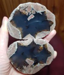 3D Huzurlu Göl Desenli Thunderegg Akik – Sakinleştirici Enerjiye Sahip Gök Gürültüsü Yumurtası Agate - Ağırlık: 465g - Benzersiz Koleksiyonluk Nadir