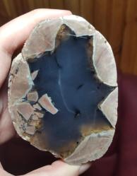 3D Huzurlu Göl Desenli Thunderegg Akik – Sakinleştirici Enerjiye Sahip Gök Gürültüsü Yumurtası Agate - Ağırlık: 465g - Benzersiz Koleksiyonluk Nadir