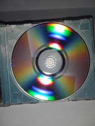 İMZALI Cd Yüksek Sadakat Fener single albüm. Orijinal 2013 baskı. Grup üyeleri tarafından imzalı tertemiz. Disk 10 üzerinden 9.5 sorunsuz çalışıyor koleksiyonluk