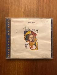 Miles Davis : Amandla / Audio CD - Warner Bross 1989 ( Açıklamayı okuyunuz)