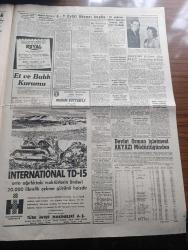 Yeni Sabah Gazetesi - Turkish Newspaper - 19 Ekim 1960 - 6 7 Eylül davası bugün - Dün Yassıadada sakıtlarla yarım saat görüşen avukatlar 6-7 Eylül dosyasını tetkik edemedi - Mükerrem Sarol'un annesi oğlu için suçluysa cezasını çeksin dedi - Sabiha Bozcalı'nın fırçasından 6 7 Eylül sanıkları Yüksek Adalet divanı önünde - Af kanunundan kimlerin istifade edeceği belli oldu - Anayasa projesi dün Milli Birlik Komitesine teslim edildi fotoğraf - Kral Hüseyin bugün Ankara'da - Adnan Menderes'in eski arkadaşı olan Mukaddes Vaner ifade verdi - köpek davası - Adnan Menderes'i yuhalayan Mehmet Ali Akben'i döven polis Ali kesiciler yargılandı - Cafer ile Hürmüz karikatür çizen Altan Erbulak - Hayk Hammer çizen Oğuz Aral - İstanbul sinema tiyatro programı - İstanbul Ankara Radyosu - kırık kalpler filmi başrollerde Muzaffer Tema ve Evrim Fer Aksaray Bulvar sinemasında - cephede piknik temsilinden bir sahne Fotoğraf - Genç Sanatçı Ayşe Savaşır fotoğraf - gol kralı Metin Oktay dün cezasını yarıladı