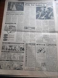 Yeni Sabah Gazetesi - Turkish Newspaper - 17 Ekim 1960 - 6-7 Eylül sanıkları kararnameleri aldılar - dolmabahçe'de milli birlik komitesi irtibat bürosunu önünde yassıada yolcuları için yer dün bomboştu fotoğraf - milli birlik komitesi üyesi Ahmet Yıldız gazetecilerle görüştü fotoğraf - anayasa projesi bugün veriliyor - 6-7 Eylül'ün hikayesi - Adnan Menderes'in avukatı başsavcının beyanatı usulsüz dedi - Yüksek Adalet divanı Savarona ile geziye çıktı - Pertevniyal Lisesi'nin ananevi aşure günü fotoğraf - grev hakkı seçimlerden önce tanınmış olacak - Cafer ile Hürmüz karikatür çizen Altan Erbulak - Hayk Hammer çizen Oğuz Aral - barış için devamlı mücadele eden alim Betrand Russell - burç falınız - Fenerbahçe 1 Altay 0 - Beşiktaş 1 Gençlerbirliği 1 fotoğraf - Futbol Federasyonu toplanıyor - Milli Lig puan cetveli - Karagümrük antrenörü Bülent Eken İzmir'de - Karşıyaka 2 İstanbulspor 1 - subaylar sivil vazifeleri ay sonunda terk edecek - Duruşmaları 37 yabancı muhabir takip ediyor -