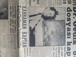 Yeni Sabah Gazetesi - Turkish Newspaper - 4 Ocak 1959 - Dr Namık Gedik 6 7 Eylül'ün dosyası kapandı dedi - Sezai Akdağ'ın Sırrı Atalay için sarf ettiği çok çirkin bir söz sert münakaşalara yol açtı - Kahraman Kaptan Kurt Carlsen İstanbul'da fotoğraf - Rus roketi güneşin peyki oluyor -  Mustafi Mebus Sadettin Yalım Demokrat partiye dönmeyecek fotoğraf - belediyeye çok müsait şartlarla 100 Skoda otobüsü teklif ediliyor fotoğraf - Cafer ile Hürmüz karikatür çizen Altan Erbulak - Hayk Hammer çizen Oğuz Aral - Gina Lollobrigida Ve Bop Hope fotoğraf - Küba'da Batista 600 milyon dolar çalmakla itham ediliyor - Castillo Fidel Castro'nun emriyle Tevkif olundu - hazreti Muhammed'in torunları yazan Nezihe Araz Yazı Dizisi - Beşiktaş 4 golle dördüncü oldu Fotoğrafı - basketbol teşvik finalinde Fenerbahçe Galatasaray karşılaşıyor yazan Yalçın Granit - Karagümrük istanbulspor'u 3 0 mağlup etti - Fenerbahçe Beykoz maçı Mithatpaşa stadında - Moda Darüşşafaka'yı rahat yendi 66 60 - Galatasaray kongre