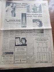 Yeni Sabah Gazetesi - Turkish Newspaper - 4 Ocak 1959 - Dr Namık Gedik 6 7 Eylül'ün dosyası kapandı dedi - Sezai Akdağ'ın Sırrı Atalay için sarf ettiği çok çirkin bir söz sert münakaşalara yol açtı - Kahraman Kaptan Kurt Carlsen İstanbul'da fotoğraf - Rus roketi güneşin peyki oluyor -  Mustafi Mebus Sadettin Yalım Demokrat partiye dönmeyecek fotoğraf - belediyeye çok müsait şartlarla 100 Skoda otobüsü teklif ediliyor fotoğraf - Cafer ile Hürmüz karikatür çizen Altan Erbulak - Hayk Hammer çizen Oğuz Aral - Gina Lollobrigida Ve Bop Hope fotoğraf - Küba'da Batista 600 milyon dolar çalmakla itham ediliyor - Castillo Fidel Castro'nun emriyle Tevkif olundu - hazreti Muhammed'in torunları yazan Nezihe Araz Yazı Dizisi - Beşiktaş 4 golle dördüncü oldu Fotoğrafı - basketbol teşvik finalinde Fenerbahçe Galatasaray karşılaşıyor yazan Yalçın Granit - Karagümrük istanbulspor'u 3 0 mağlup etti - Fenerbahçe Beykoz maçı Mithatpaşa stadında - Moda Darüşşafaka'yı rahat yendi 66 60 - Galatasaray kongre