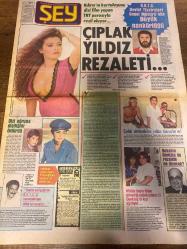 ŞEY HAFTALIK MAGAZİN GAZETESİ DOĞUM GÜNÜ HEDİYESİ  ( Turkish Newspaper ) - 17 EKİM 1987 -TAM TAKIM 12 SAYFADIR -Nigar Uluer-Hüseyin Akın Karos-Kenan Kalav-Selen Büke-Kenan Evren-Fatma Girik-Yasemin Evcim-Nazan Şoray-Turan Çevik-İbrahim Tatlıses-Derya Tuna-Zeki Müren-Sevim Tuna-Ayben Erman-Ferhunde Karaca-Orhan Mandıra-Kamil Sönmez-Nevin Akbaş-Mehmet Göl-Latif Gülaçar-Türkan Şoray-Şener Şen-Ayşegül Adlıgüzel-Kadir İnanır-Tarık Akan-Cihan Ünal-Melih Özdemiroğlu-Orhan Esen-Mine Mutlu-Kadir İnanır-Dilan-Emel Sayın-Sibel Egemen-Feri Cansel-Nalan Çöl-Çakır Gözlüm-Erol Atar-İlyas Tetik-Korkut Can-Sami Çetinkaya-Çıplak Yıldız Rezaleti-Dizi Uğruna Dişliğini Öldürdü-Büyük Nankörlüğü-Koskoca Valiyi Figüran Yaptılar-Büyük Ayıp-Kenan Evren’in Evinde Kenan Kalav Film Çevirdi-Fato Taş Gibi-Çapkın Erkeklerin Çoğu Nonoş-Bu Jeyn’e Tarzan Yasak-Perihan Abla Şakir’i Sahneye Çıkarıyor-Güldüren Doğum Günü-Tavernalar Kralına Prenses Bulunamıyor-Doğum Gününde Hastanelik Oldu-Arabesk ve Halk Müziğinde Süper Bi - İdil Koleksiyon