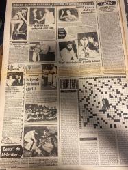 ŞEY HAFTALIK MAGAZİN GAZETESİ DOĞUM GÜNÜ HEDİYESİ  ( Turkish Newspaper ) - 17 EKİM 1987 -TAM TAKIM 12 SAYFADIR -Nigar Uluer-Hüseyin Akın Karos-Kenan Kalav-Selen Büke-Kenan Evren-Fatma Girik-Yasemin Evcim-Nazan Şoray-Turan Çevik-İbrahim Tatlıses-Derya Tuna-Zeki Müren-Sevim Tuna-Ayben Erman-Ferhunde Karaca-Orhan Mandıra-Kamil Sönmez-Nevin Akbaş-Mehmet Göl-Latif Gülaçar-Türkan Şoray-Şener Şen-Ayşegül Adlıgüzel-Kadir İnanır-Tarık Akan-Cihan Ünal-Melih Özdemiroğlu-Orhan Esen-Mine Mutlu-Kadir İnanır-Dilan-Emel Sayın-Sibel Egemen-Feri Cansel-Nalan Çöl-Çakır Gözlüm-Erol Atar-İlyas Tetik-Korkut Can-Sami Çetinkaya-Çıplak Yıldız Rezaleti-Dizi Uğruna Dişliğini Öldürdü-Büyük Nankörlüğü-Koskoca Valiyi Figüran Yaptılar-Büyük Ayıp-Kenan Evren’in Evinde Kenan Kalav Film Çevirdi-Fato Taş Gibi-Çapkın Erkeklerin Çoğu Nonoş-Bu Jeyn’e Tarzan Yasak-Perihan Abla Şakir’i Sahneye Çıkarıyor-Güldüren Doğum Günü-Tavernalar Kralına Prenses Bulunamıyor-Doğum Gününde Hastanelik Oldu-Arabesk ve Halk Müziğinde Süper Bi