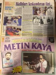 ŞEY HAFTALIK MAGAZİN GAZETESİ DOĞUM GÜNÜ HEDİYESİ  ( Turkish Newspaper ) - 5 MART 1988 -TAM TAKIM 12 SAYFADIR -Banu Alkan-Metin Kaya-Esin Afşar-Tarık Akan-Ceylan-Necla Nazır-Ferdi Tayfur-Müşerref Akay-Semra İnanç-Fatma Belgen-Sevim Tanürek-Nilüfer-Cavit Tanürek-Gönül Tansel-Yüksel Şenel-Meral Mandra-Afemin Deniz-Gülşen Akkaya-Tamer Taylan-Sevim Egesoy-Nejat Uygur-Prof. Sinanoğlu-Banu Alkan reklamına devleti de alet etti-“Afrodit” rezaleti-“Batti mi size?”-“Afrodit” Moskova yolcusu-“Türkiye’nin reklamı olacak”-Ceylan-Ceylana 3. Ameliyat-Mine Kolkır-Burla Yıldızoğlu-Erhan Şimşek-Atilla Arcan-İrfan Ünal-Çiğdem Akanusu-Ayşegül Aldinç-Nazik Işdamar-Nigo’s-Aydan-Ecem-Selin Dilmen-Salih Güney-Sırrı Gültekin-Melike Zobu-Ayla Algan-Gencay Gürün-Muhsin Ertuğrul-Banu Alkan-Metin Kaya-Nerde trak orda bırak-Esin Afşar’ı gururlandıran “Mucit” ağabey-Türk profesörün kimya devrimi-35’inden sonra baba olursa Tarık Akan gibidir-Çapkın Bursa’lı İzmir’de çarpıldı-Ceylan’a üçüncü ameliyat-Gerçek olmayan sa